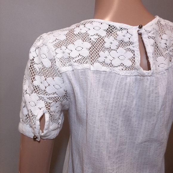 3/$20 VINTAGE AMERICA Sheer Floral Lace Blouse Short Sleeve Keyhole Top - Picture 5 of 10